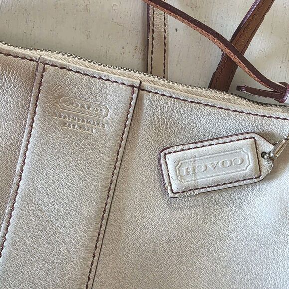 Coach 7578 Slim Demi Zip Shoulder Crossbody Bag Leather Ivory White Logo Lozenge - Picture 2 of 16